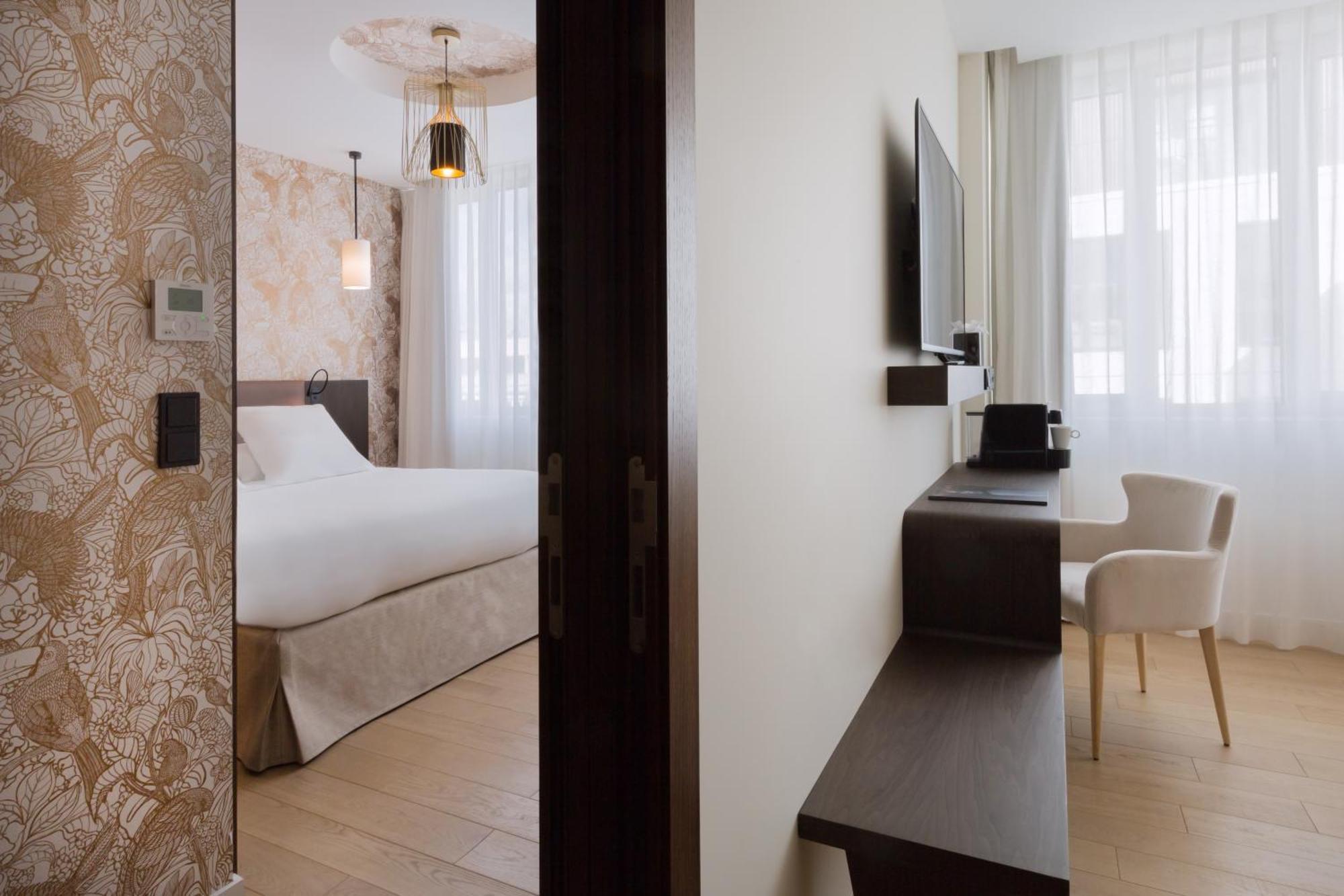 Family Queen Room